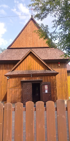 Zabytkowy Drewniany Kościół w Dobroniu
